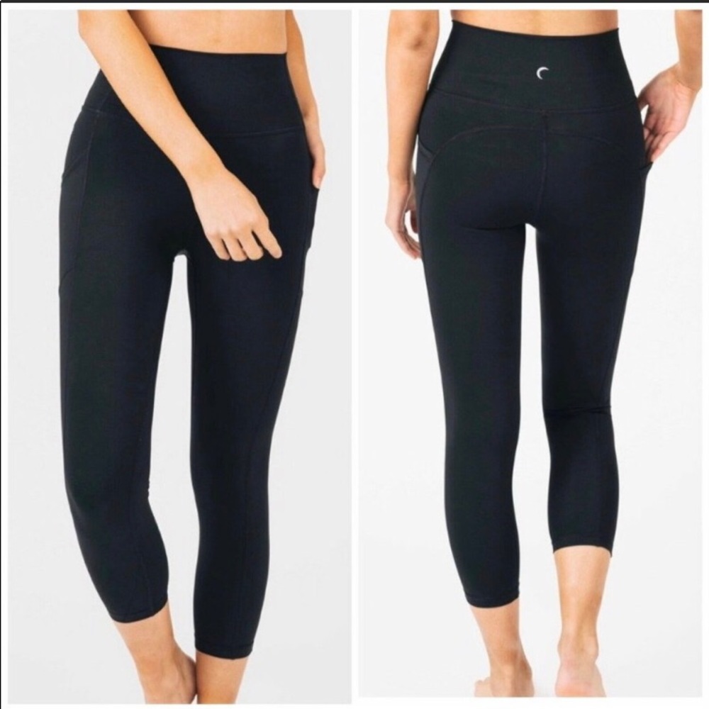 Zyia Black pocket Brilliant Capris